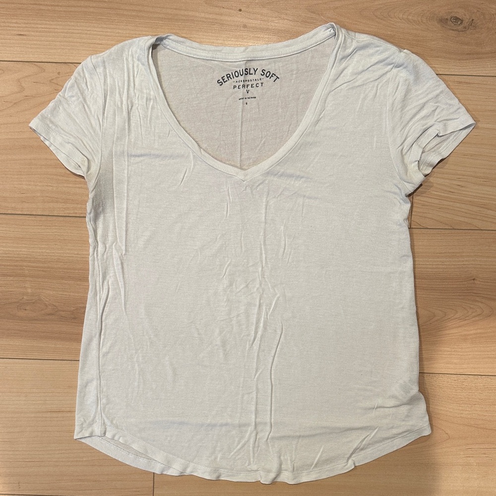 Women's Classic White V-Neck Tshirt